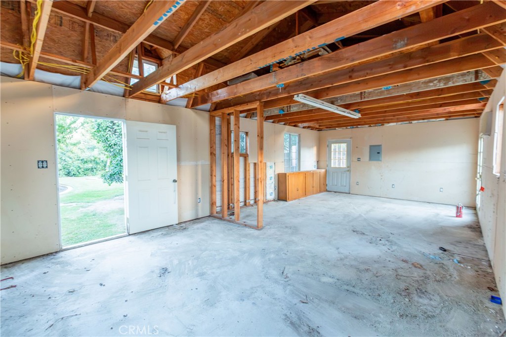 2440 E Howard Property Photo 35