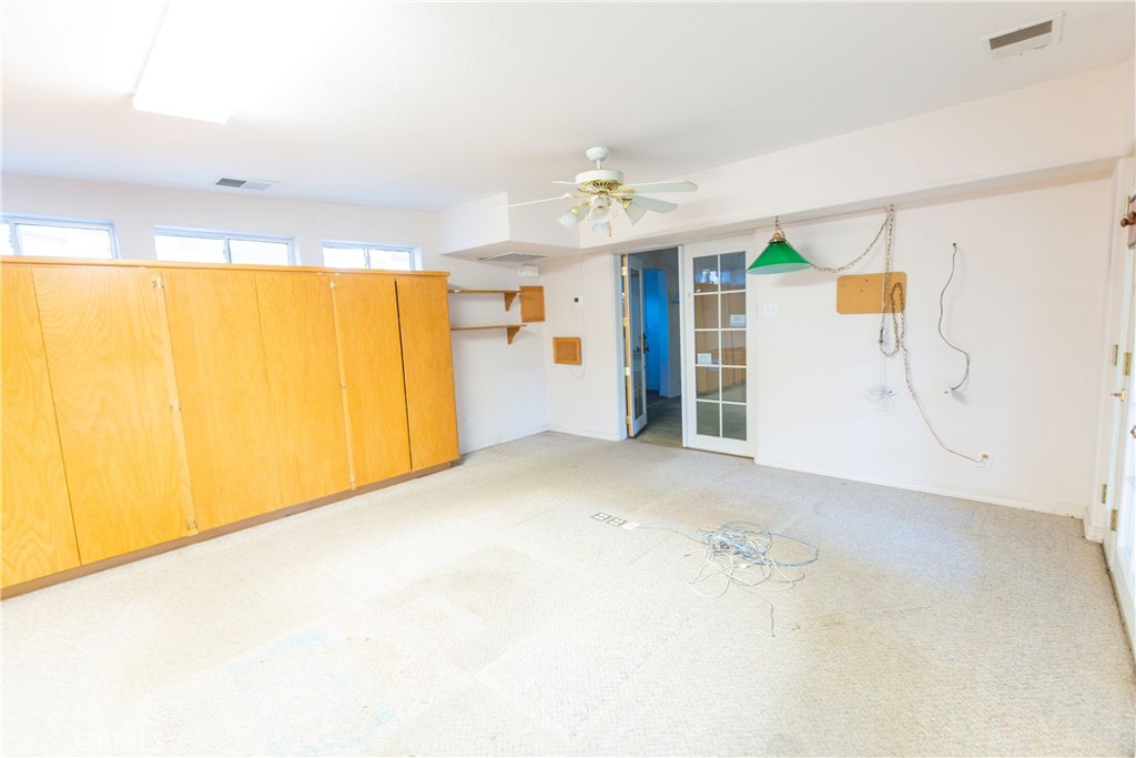 2440 E Howard Property Photo 39