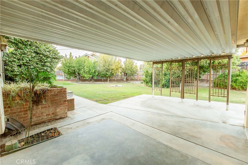 2440 E Howard Property Photo 41