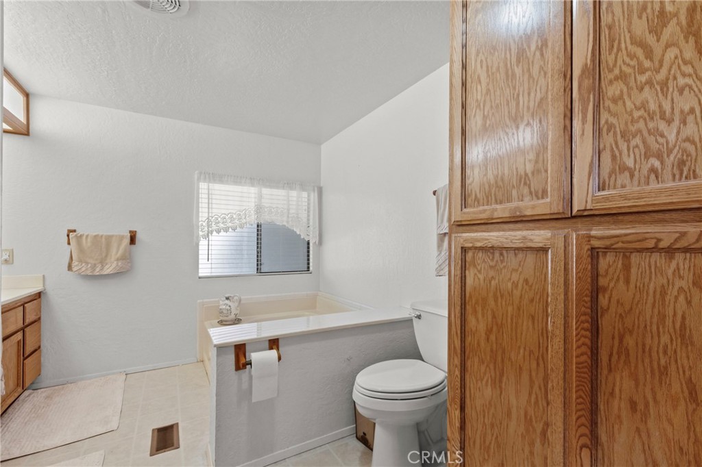 1650 E Clark Space 306 Property Photo 19
