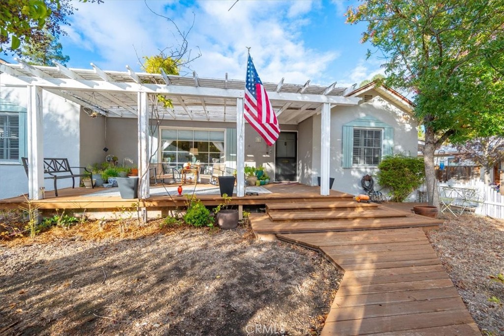 63 12th Street Property Photo 1