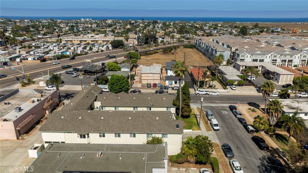 631 7th Street 11 Property Photo 27