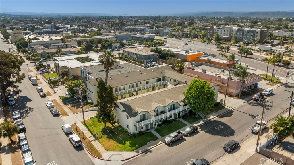 631 7th Street 11 Property Photo 31