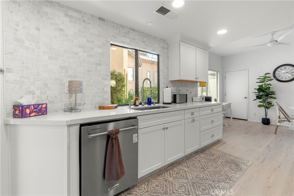 38099 Crocus Lane Property Photo 14