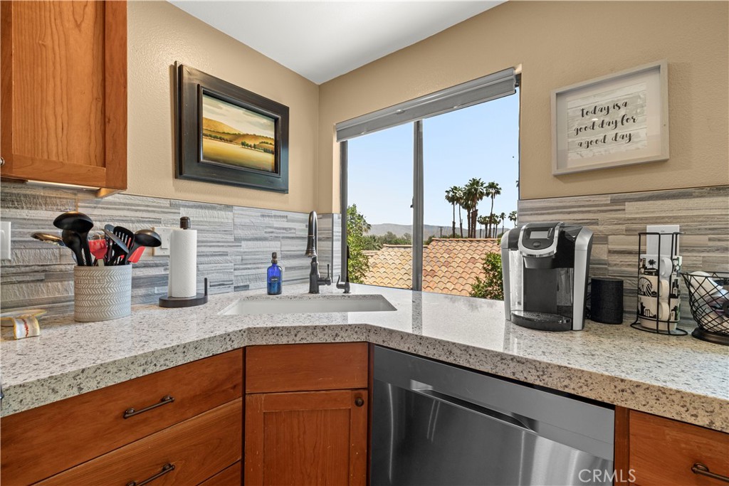 38035 Crocus Lane Property Photo 8
