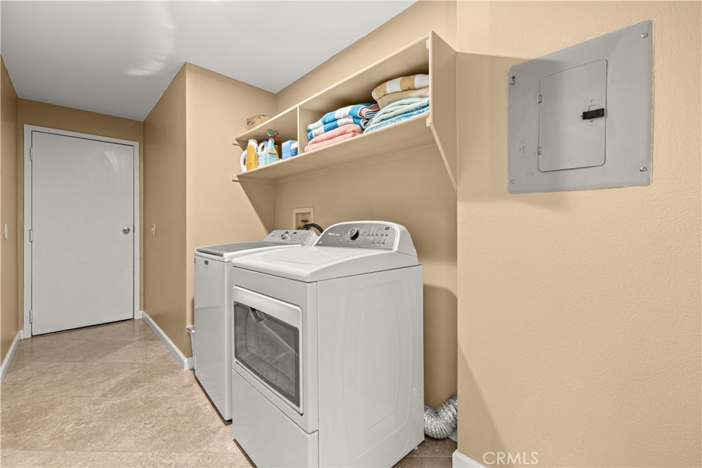 38035 Crocus Lane Property Photo 16