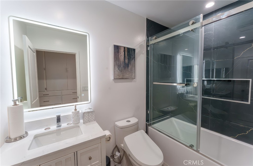 12329 Oxford Property Photo 7