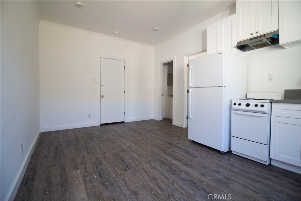 1411 Burlington Avenue 30 Property Photo 2