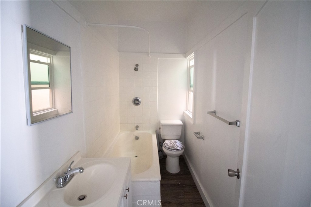1411 Burlington Avenue 30 Property Photo 7
