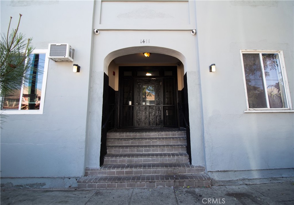 1411 Burlington Avenue 4 Property Photo 1