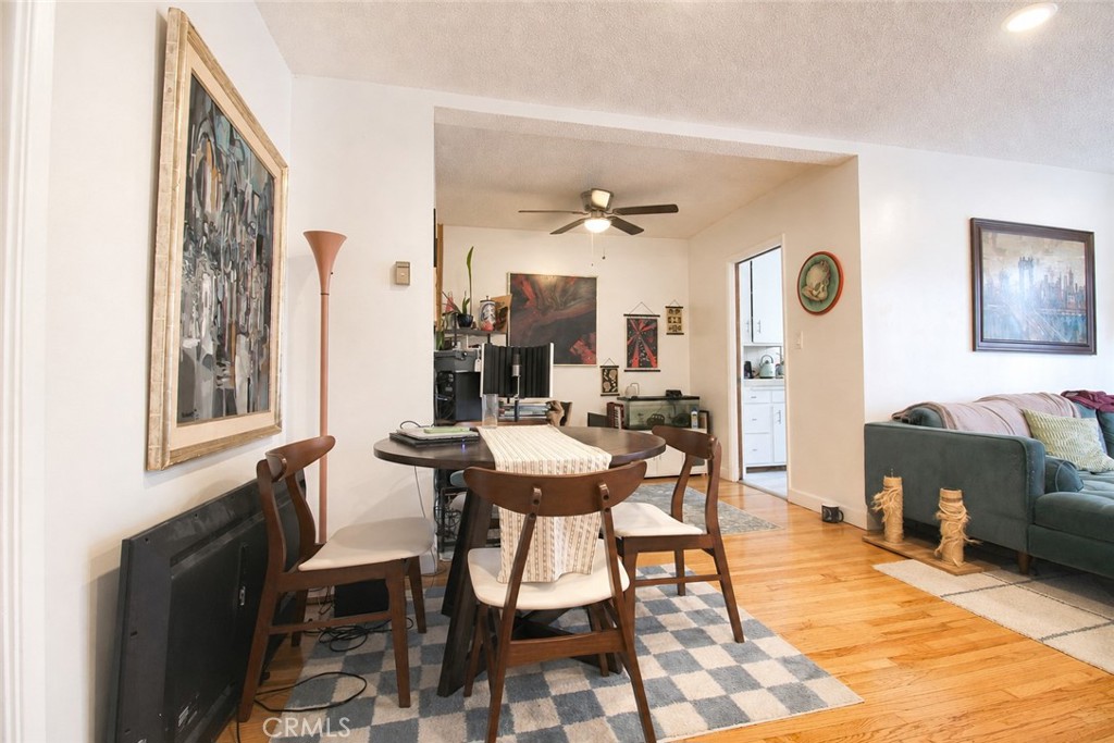 1224 N Mansfield Property Photo 3