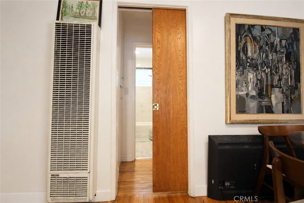 1224 N Mansfield Property Photo 4