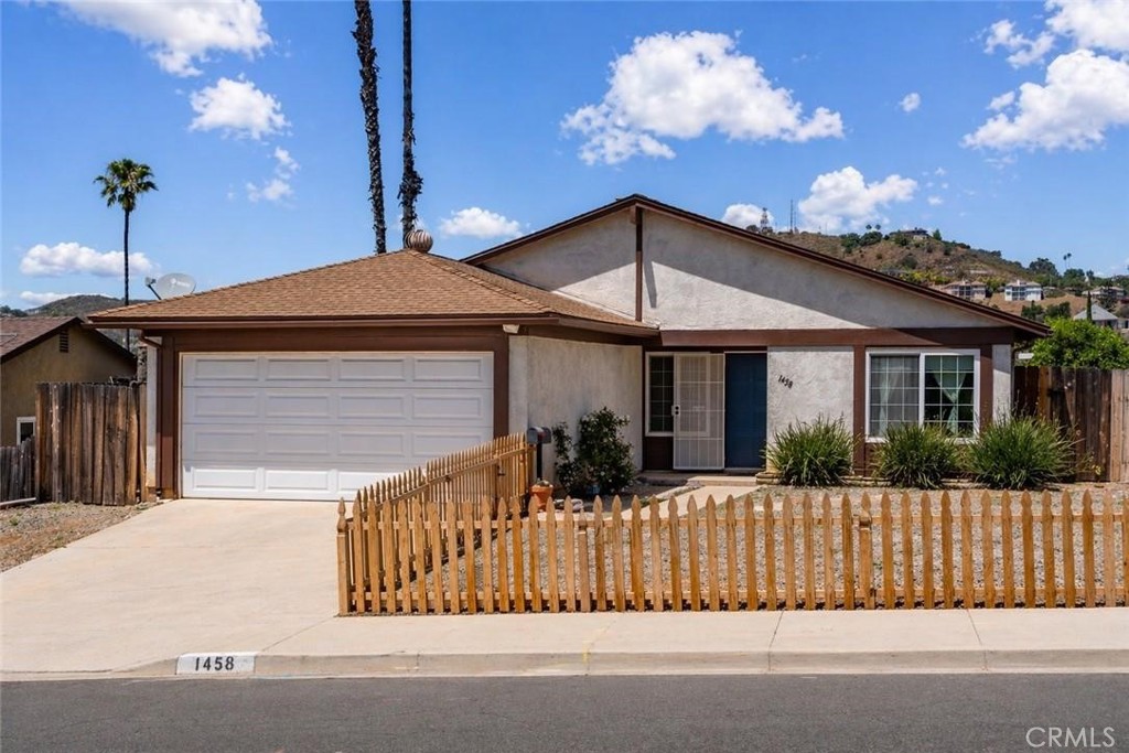 1458 Kent Property Photo 1