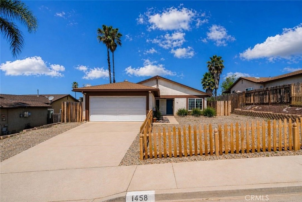 1458 Kent Property Photo 3