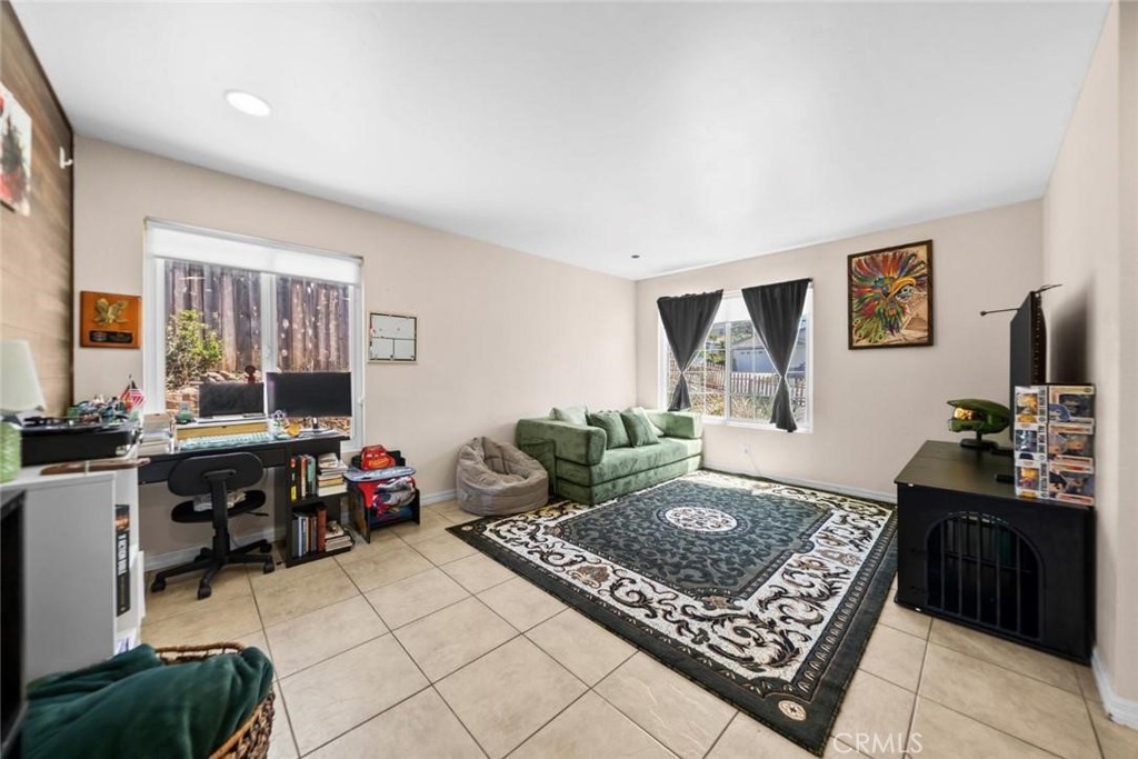 1458 Kent Property Photo 8