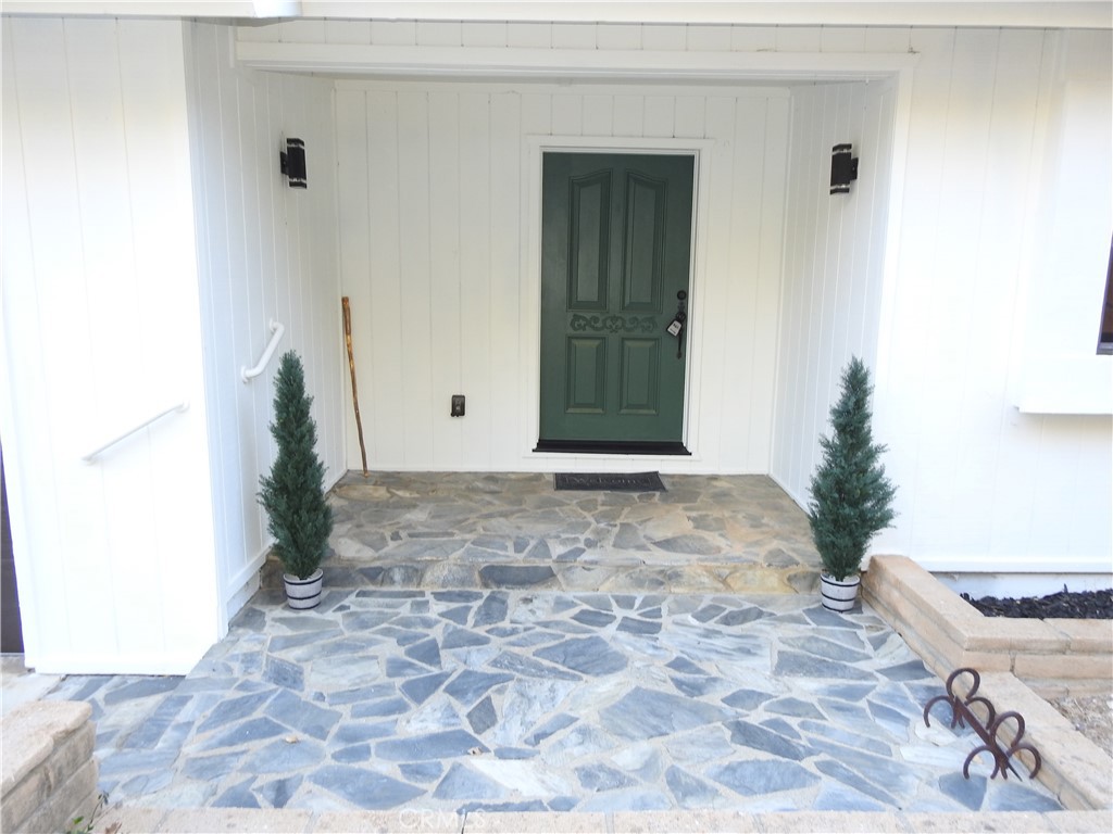 5041 Pine Ridge Avenue Property Photo 2