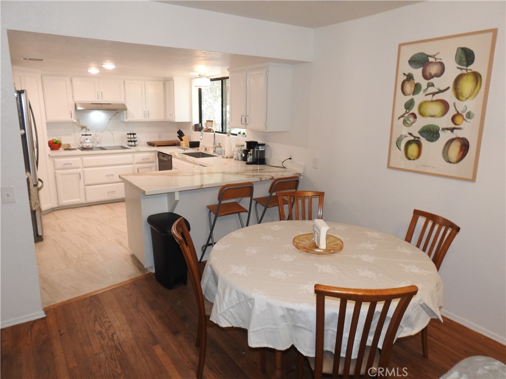 5041 Pine Ridge Avenue Property Photo 4