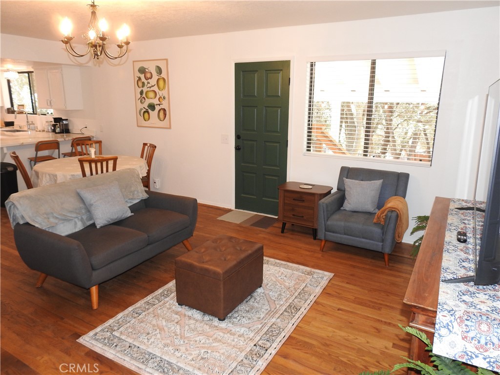 5041 Pine Ridge Avenue Property Photo 9