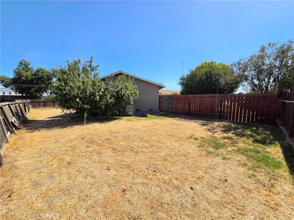 822 Walnut Property Photo 27