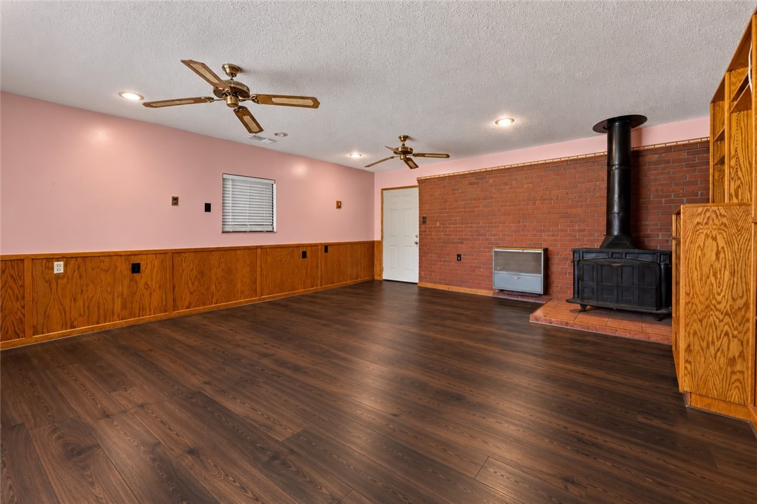 165 W Avenue L Property Photo 5