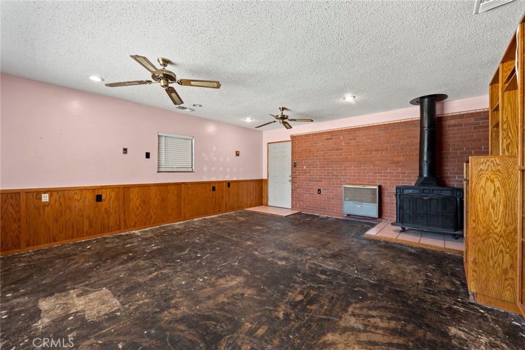 165 W Avenue L Property Photo 6