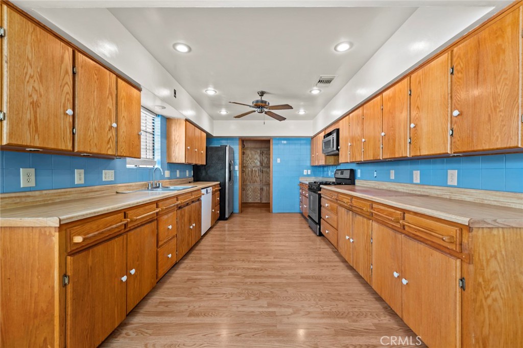 165 W Avenue L Property Photo 21