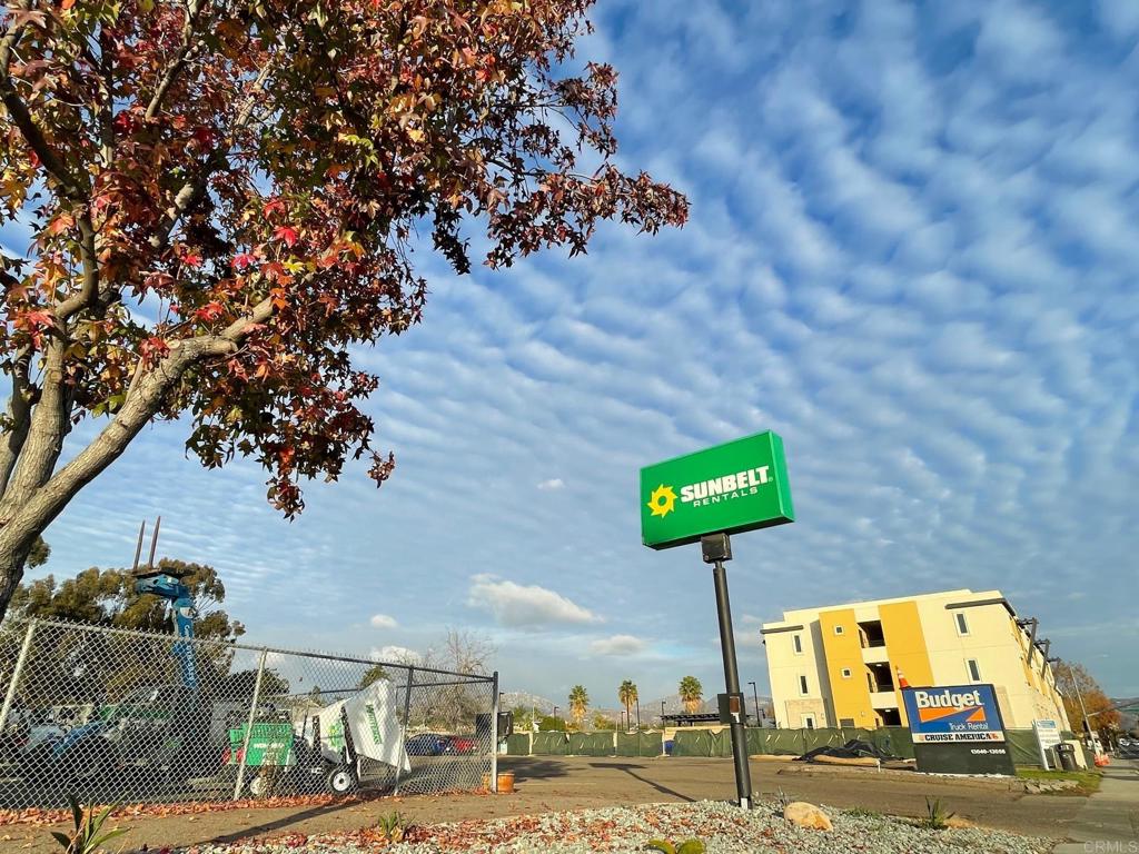 13056 Poway Road Property Photo 2