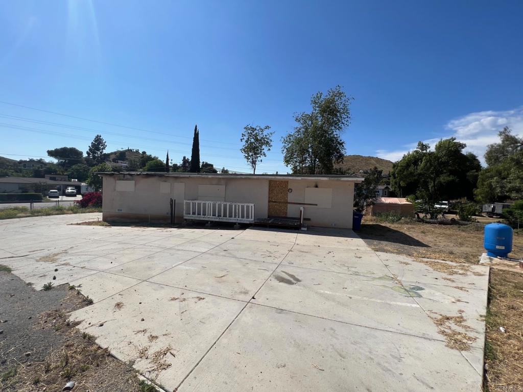 1675 N 2nd Street Property Photo 3