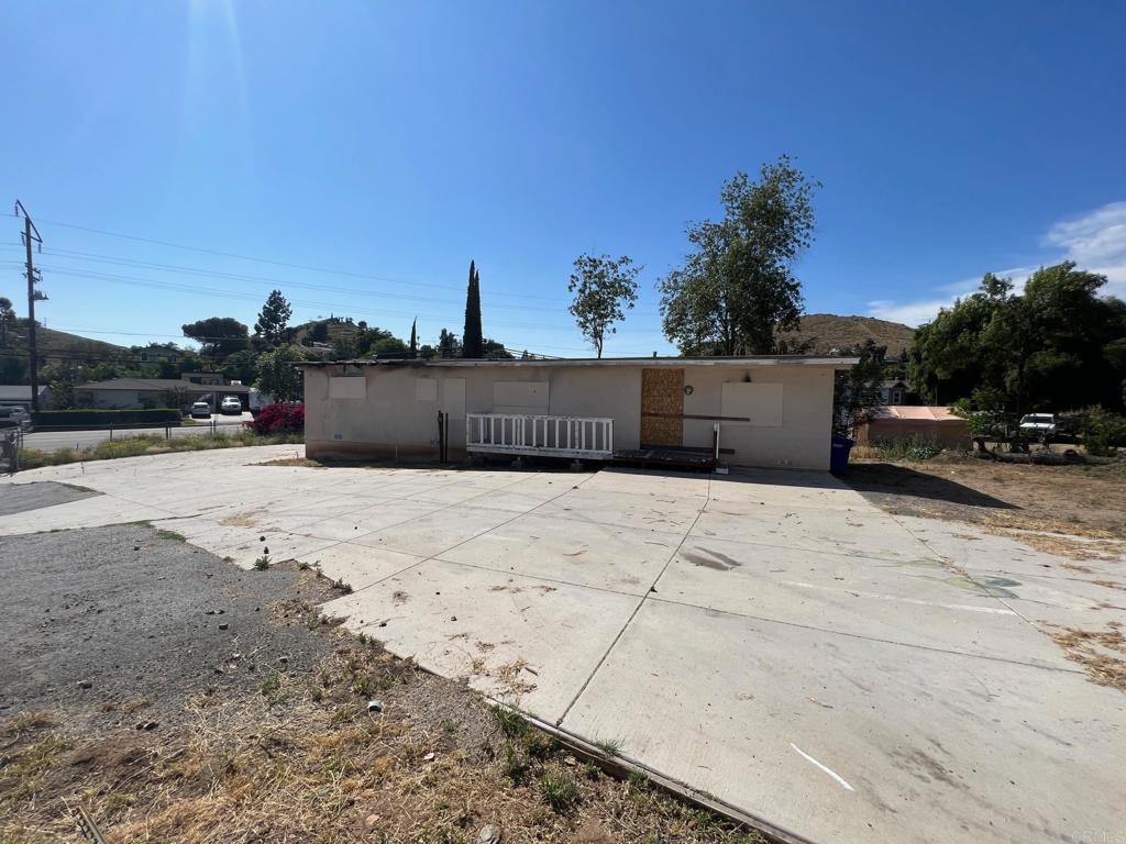 1675 N 2nd Street Property Photo 4