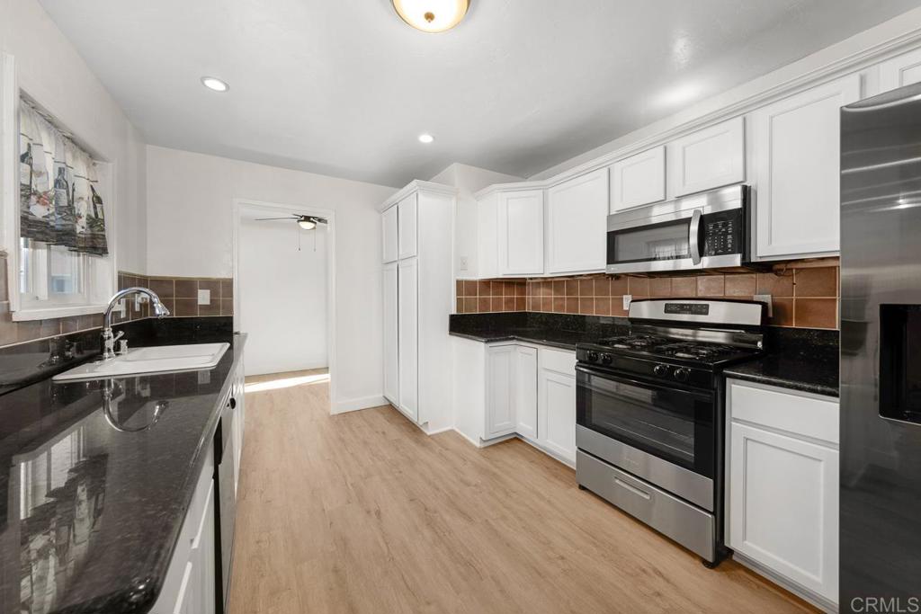 5340 Manzanares Way Property Photo 12