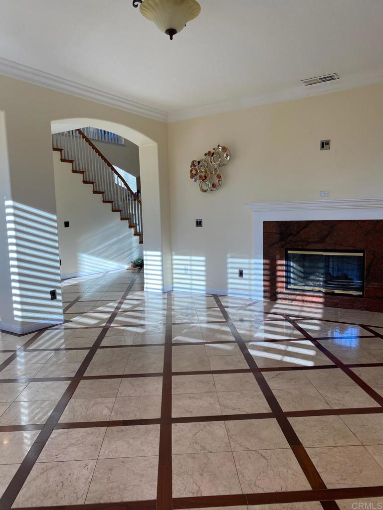 1018 Burga Loop Property Photo 5
