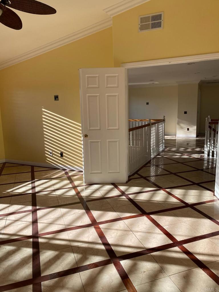1018 Burga Loop Property Photo 11