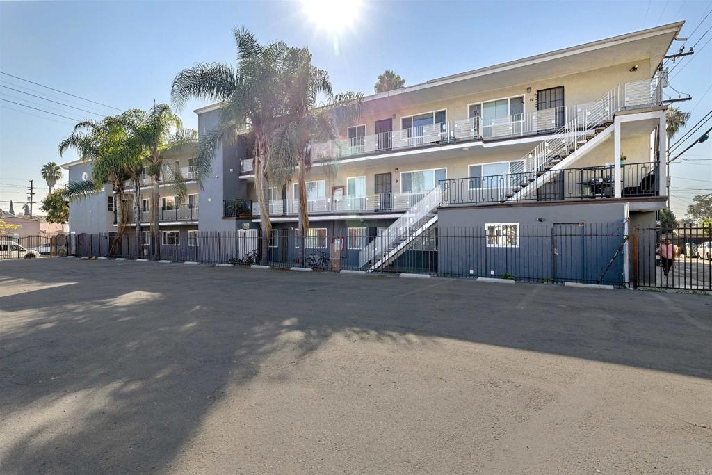 927 Daisy Avenue Property Photo 4