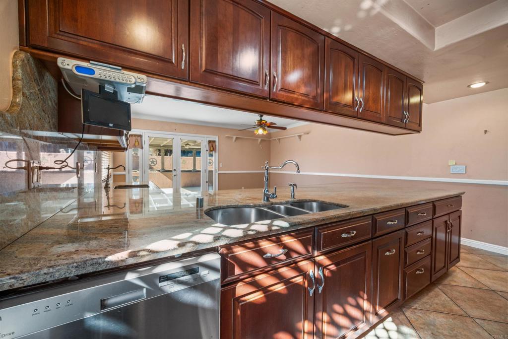 876 Halecrest Drive Property Photo 13