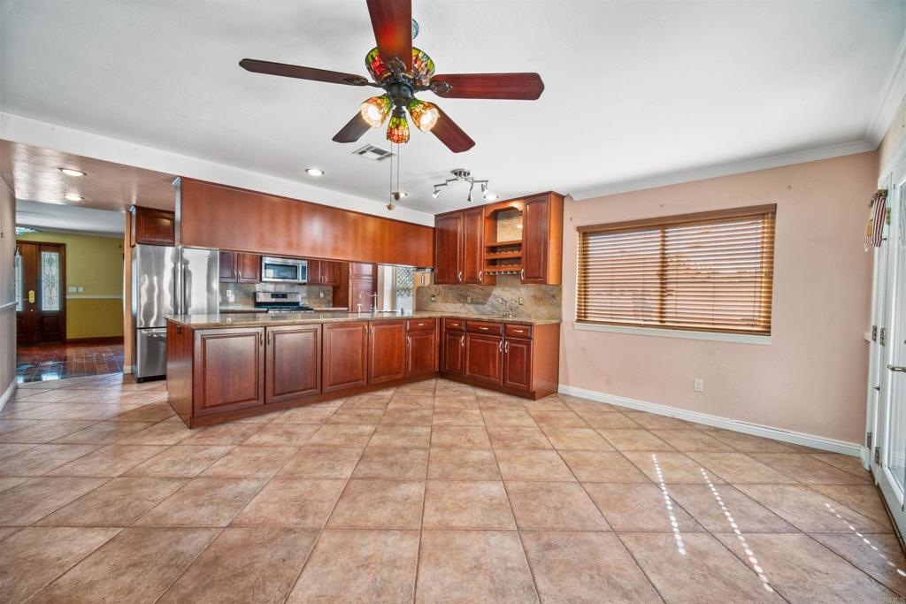 876 Halecrest Drive Property Photo 15