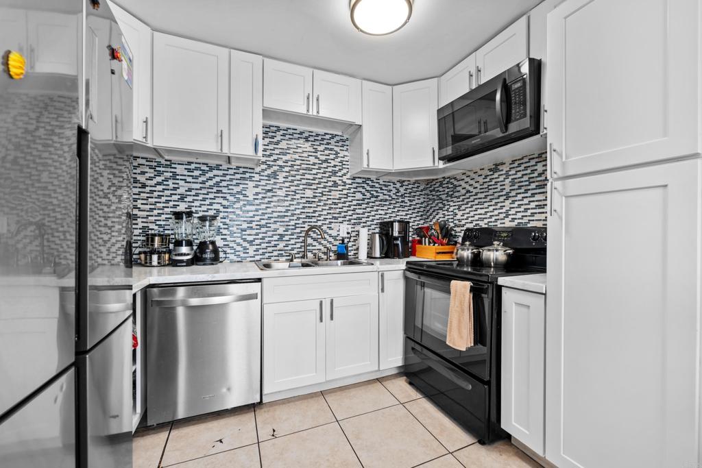 1811 E Grand Avenue 110 Property Photo 4