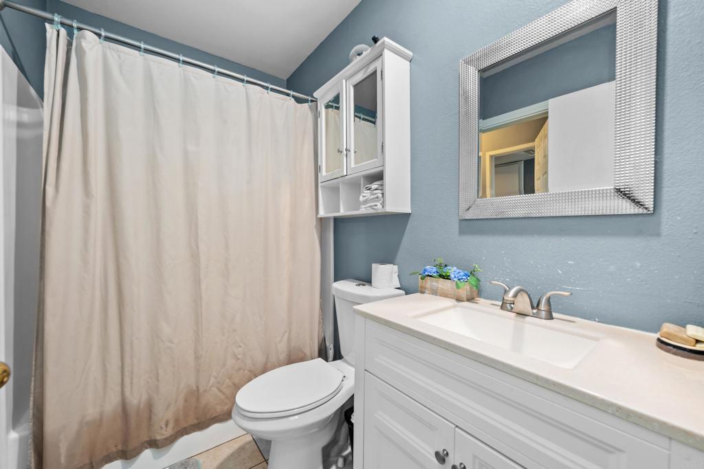 1811 E Grand Avenue 110 Property Photo 8