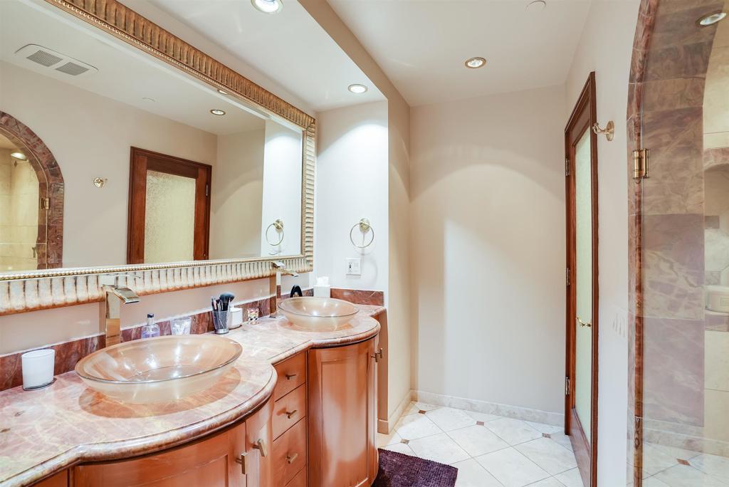200 Harbor Drive 1502-1503 Property Photo 17