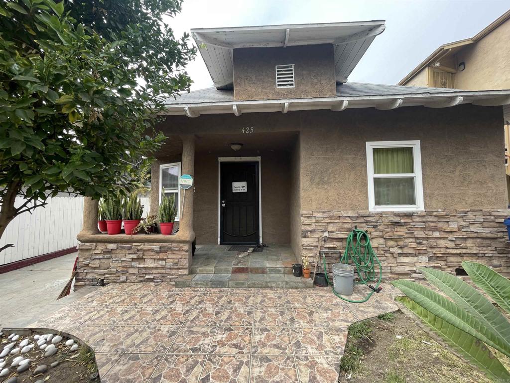 425 N Westlake Ave Property Photo