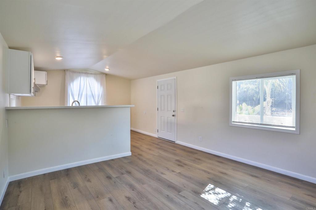 826 E Route 66 16 Property Photo 8
