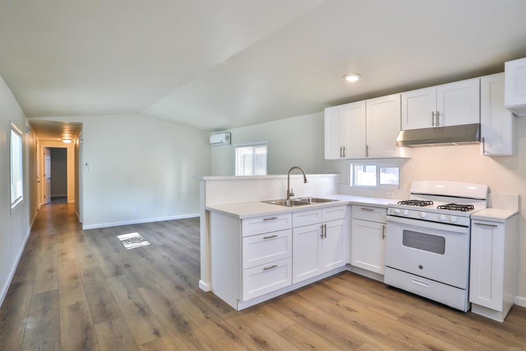 826 E Route 66 16 Property Photo 11