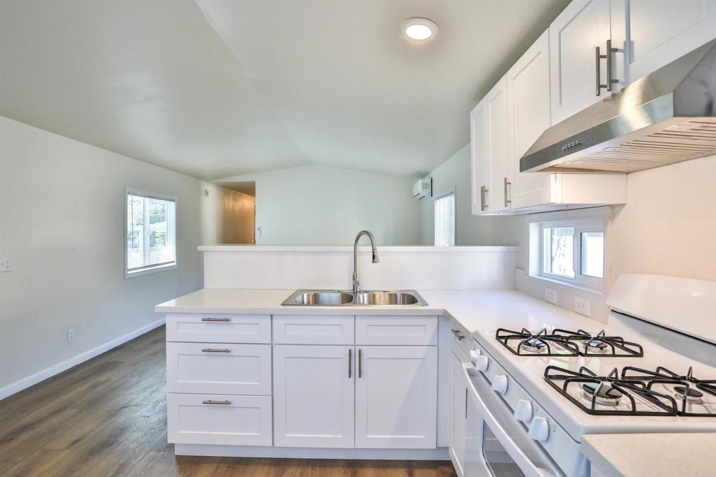 826 E Route 66 16 Property Photo 13