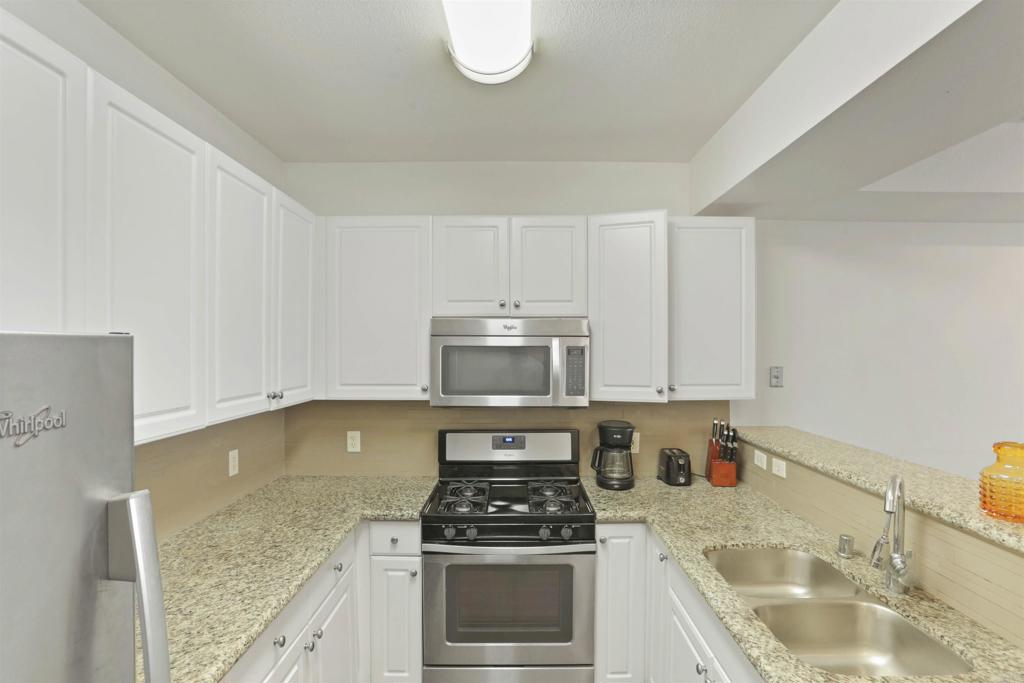 750 Beech St Property Photo 7