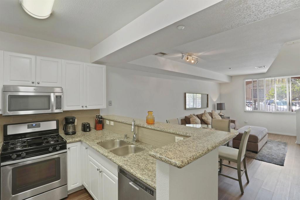 750 Beech St Property Photo 9