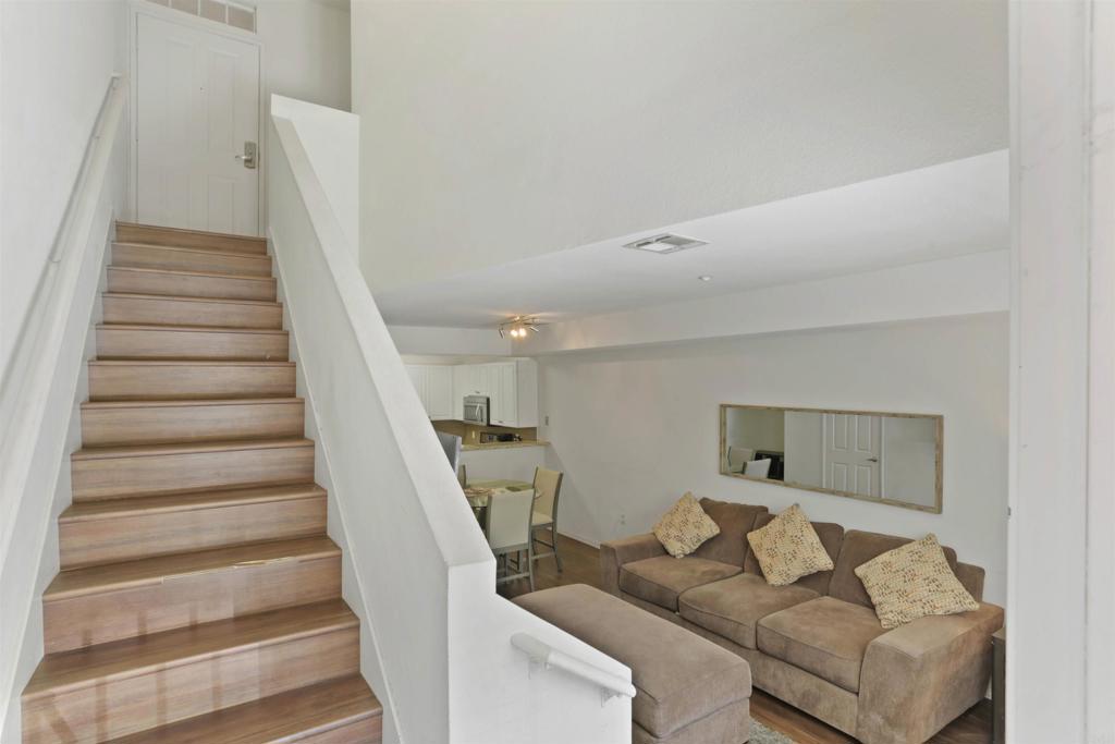 750 Beech St Property Photo 12