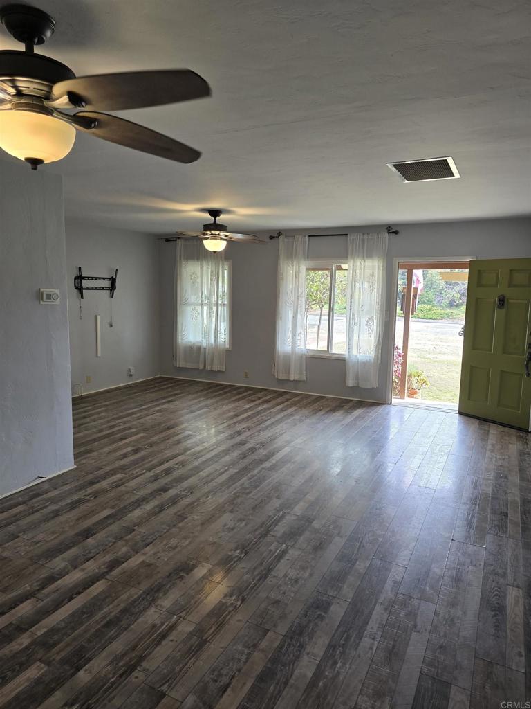 2416 J Ave Property Photo 2