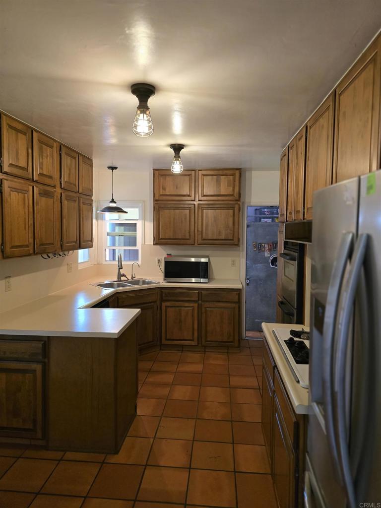 2416 J Ave Property Photo 8