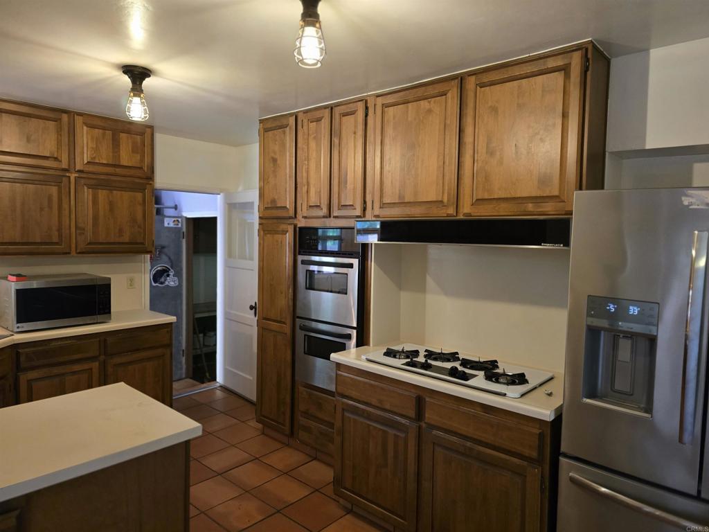 2416 J Ave Property Photo 9