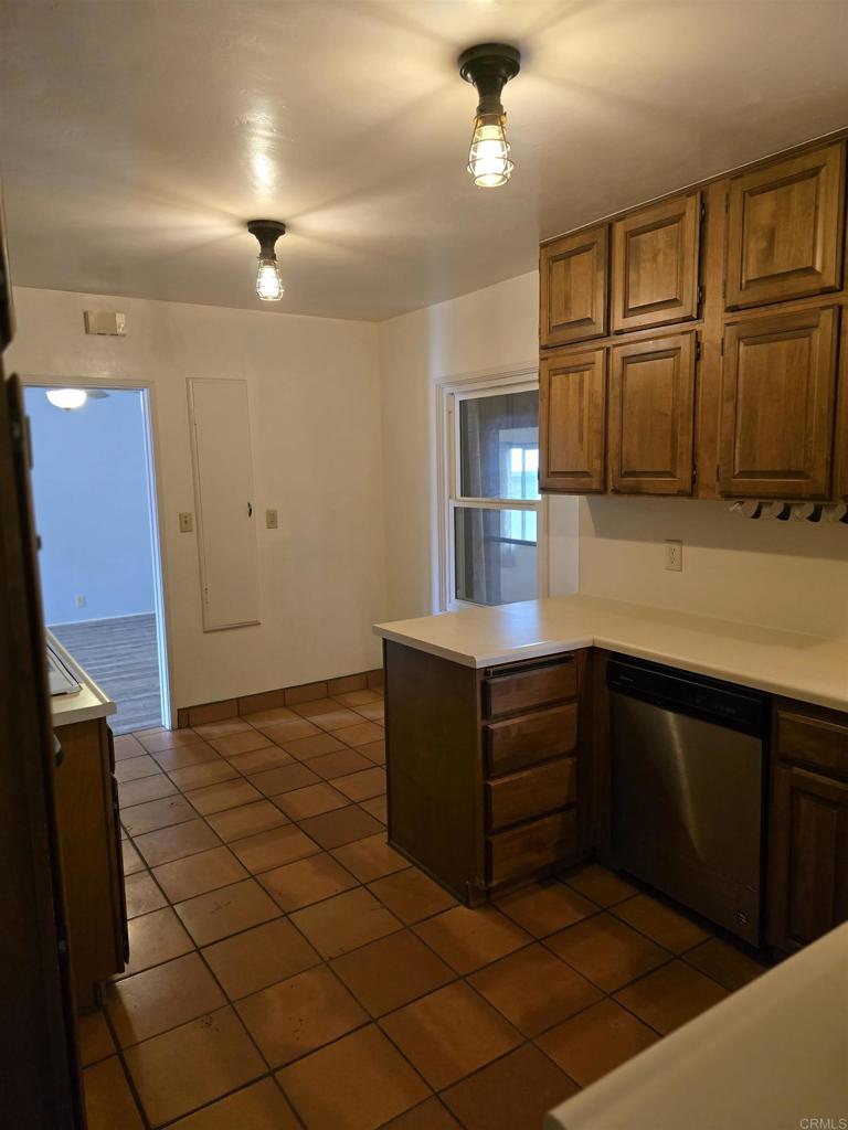 2416 J Ave Property Photo 10
