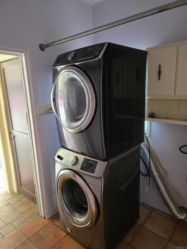 2416 J Ave Property Photo 11